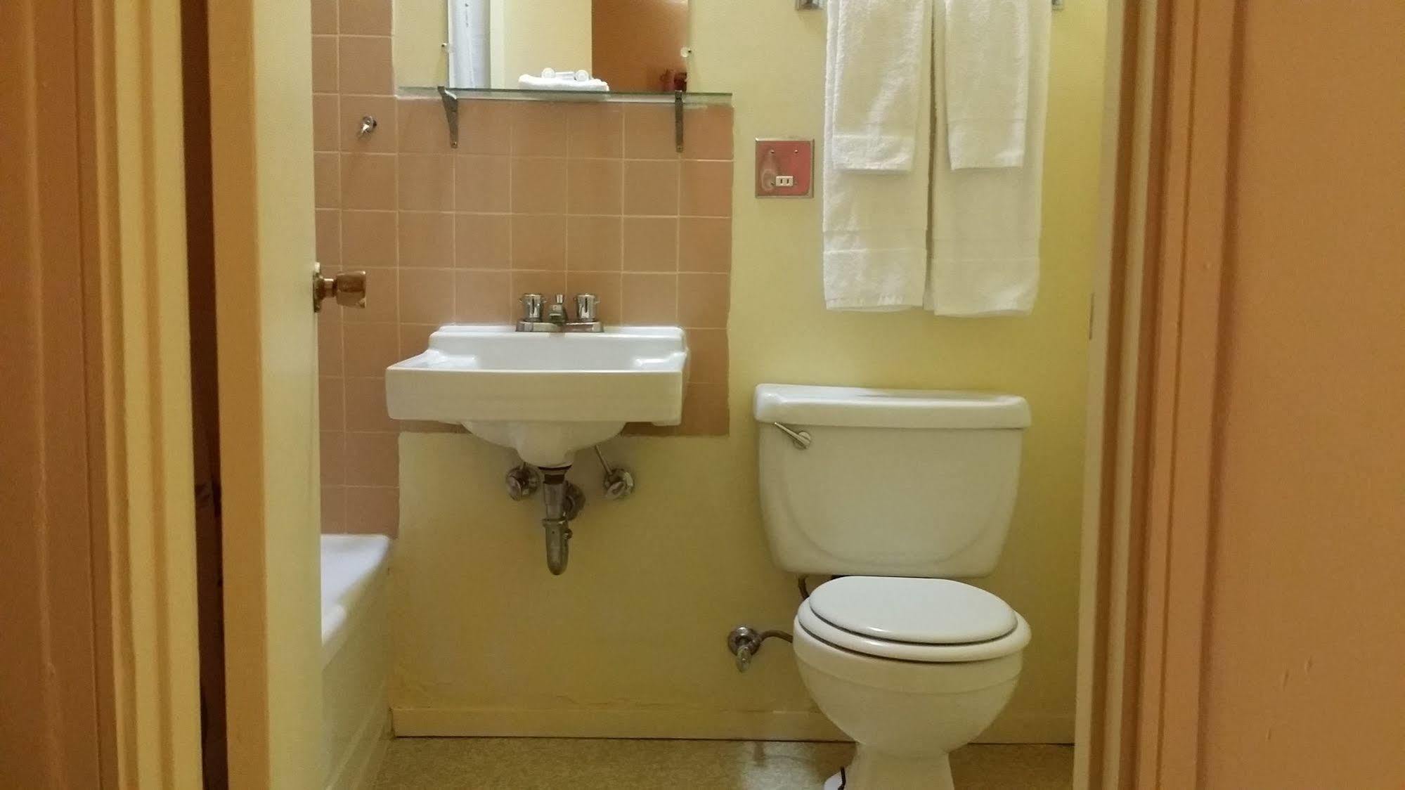 נורת' בטלפורד Beaver Hotel מראה חיצוני תמונה